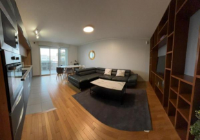 2 BR, 2 min walk to Metro, Gustave Roussy, parking